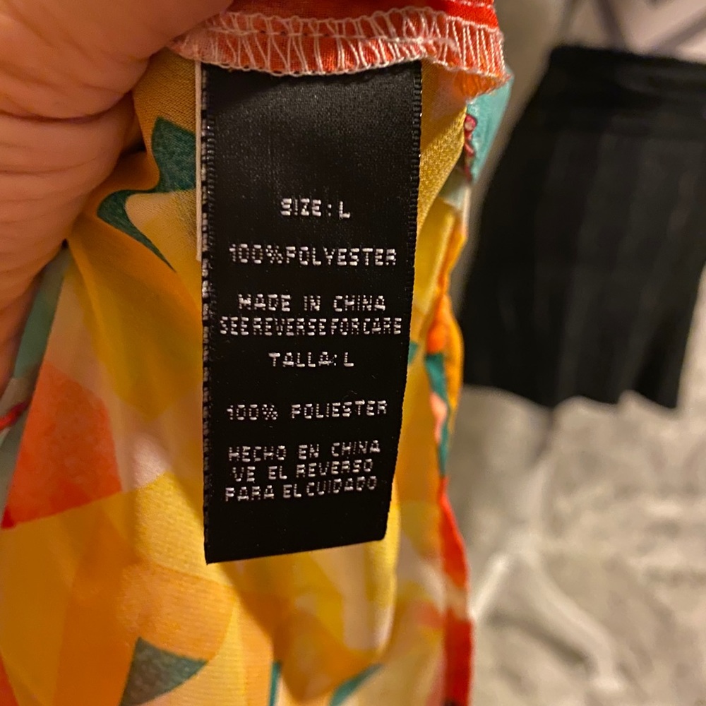 Vibrant Button Down Top - Picture 9 of 10